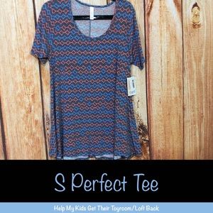 Perfect T- fitted bust with slits on sides